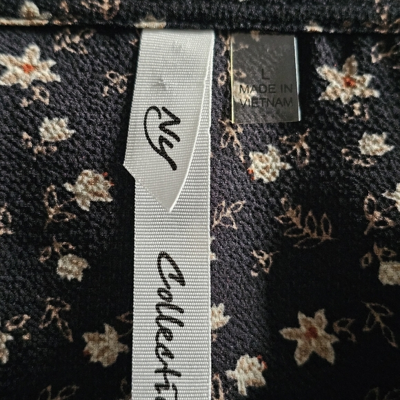 NY Collection Black with Gold Flowers Blouse Size Large Polyester - Picture 4 of 6